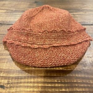 Knit Hat w/tie back